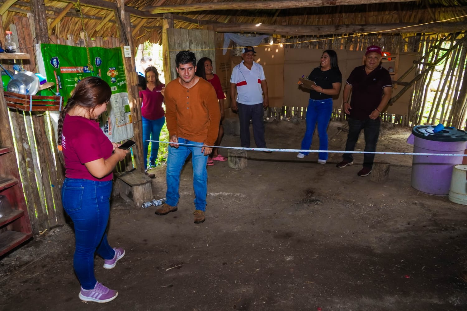 IMG-20251010-WA0061 EL PRESIDENTE MUNICIPAL ERIK BORGES YAM ANUNCIA LA TRANSFORMACIÓN DE MÁS DE 30 HOGARES CON PISOS FIRMES EN COMUNIDADES