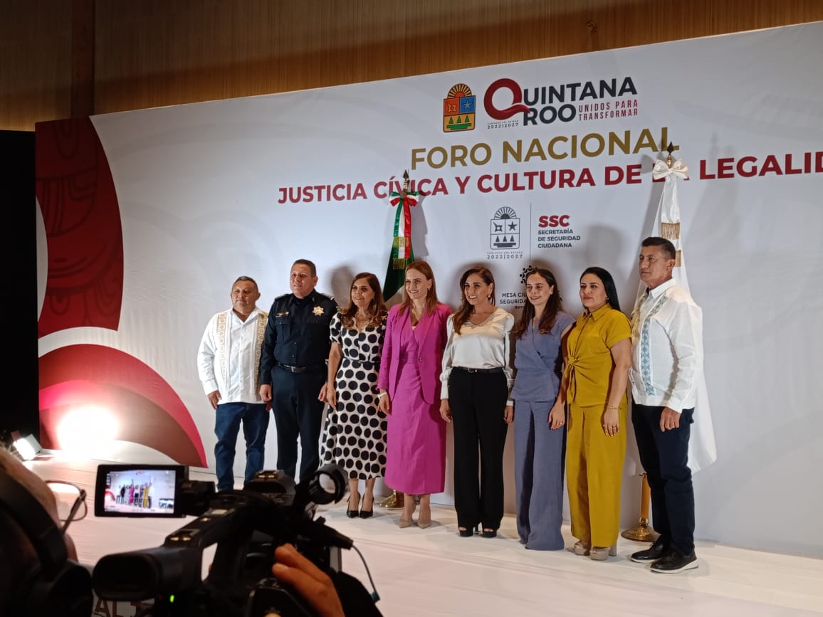 IMG-20251013-WA0029 EL PRESIDENTE DE JOSÉ MARÍA MORELOS ACOMPAÑÓ A LA GOBERNADORA MARA LEZAMA A INAUGURAR EL FORO NACIONAL DE JUSTICIA CÍVICA