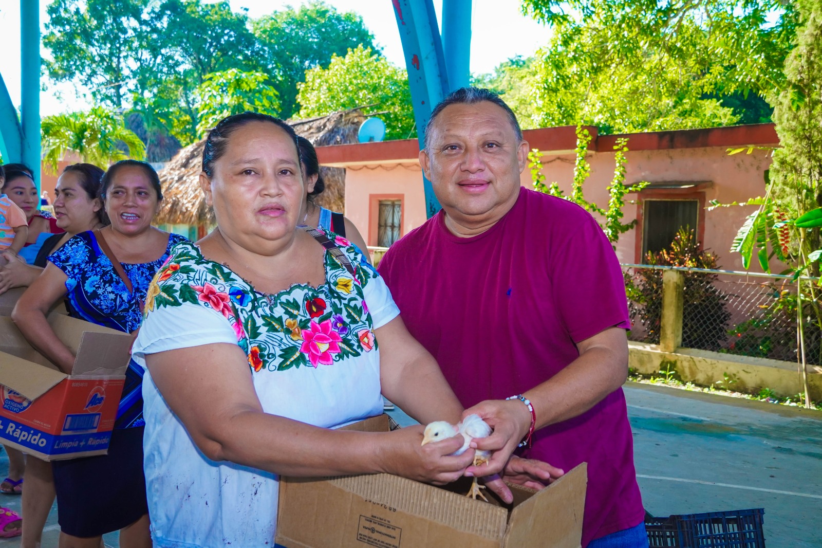 IMG-20251016-WA0009 ERIK BORGES YAM IMPULSA LA AUTOSUFICIENCIA ALIMENTARIA CON LA ENTREGA DE CASI 8 MIL GALLINAS PONEDORAS EN COMUNIDADES RURALES