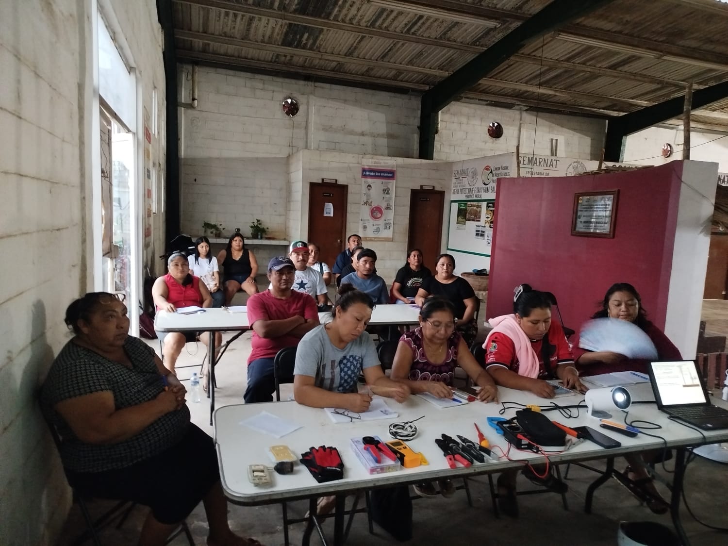 IMG-20251016-WA0023-1 CON EL PROGRAMA CAPACÍTATE Y EMPLÉATE SE BENEFICIARÁN ECONÓMICAMENTE A MORELENSES MIENTRAS APRENDEN UN OFICIO PARA MÁS AUTOSUFICIENCIA FAMILIAR