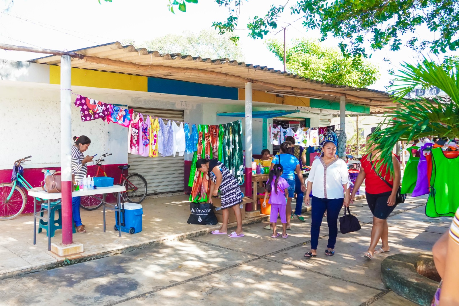 IMG-20251020-WA0034 ERIK BORGES YAM ENCABEZÓ EL 45 ANIVERSARIO DEL MERCADO EN LA VILLA DE DZIUCHÉ