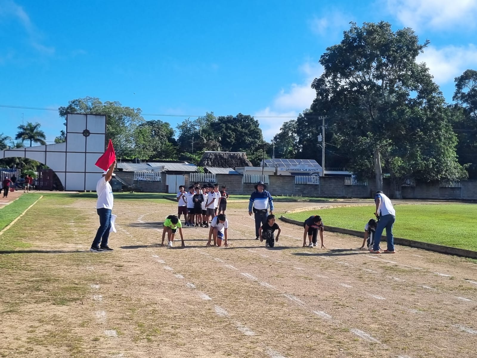 IMG-20251022-WA0003 EL GOBIERNO MUNICIPAL IMPULSA LA INAUGURACIÓN DE LOS JUEGOS DEPORTIVOS ESCOLARES EN JOSÉ MARÍA MORELOS CON ESPACIOS PÚBLICOS DEPORTIVOS DIGNOS