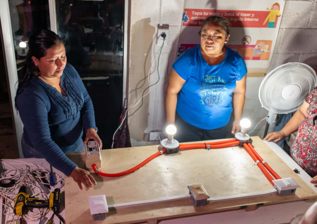 IMG-20251027-WA0036 JOSÉ MARÍA MORELOS HISTÓRICAMENTE AVANZA HACIA LA IGUALDAD DE GÉNERO Y OPORTUNIDADES PARA LAS MUJERES CON TALLERES DE ELECTRICIDAD BÁSICA