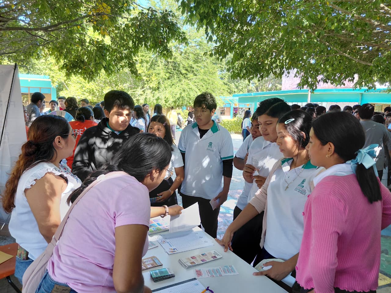 IMG-20251030-WA0038 EL H. AYUNTAMIENTO DE JOSÉ MARÍA MORELOS GARANTIZA EL ACCESO A LA INFORMACIÓN EN LA JUVENTUD CON FERIA INTEGRAL DE SERVICIOS