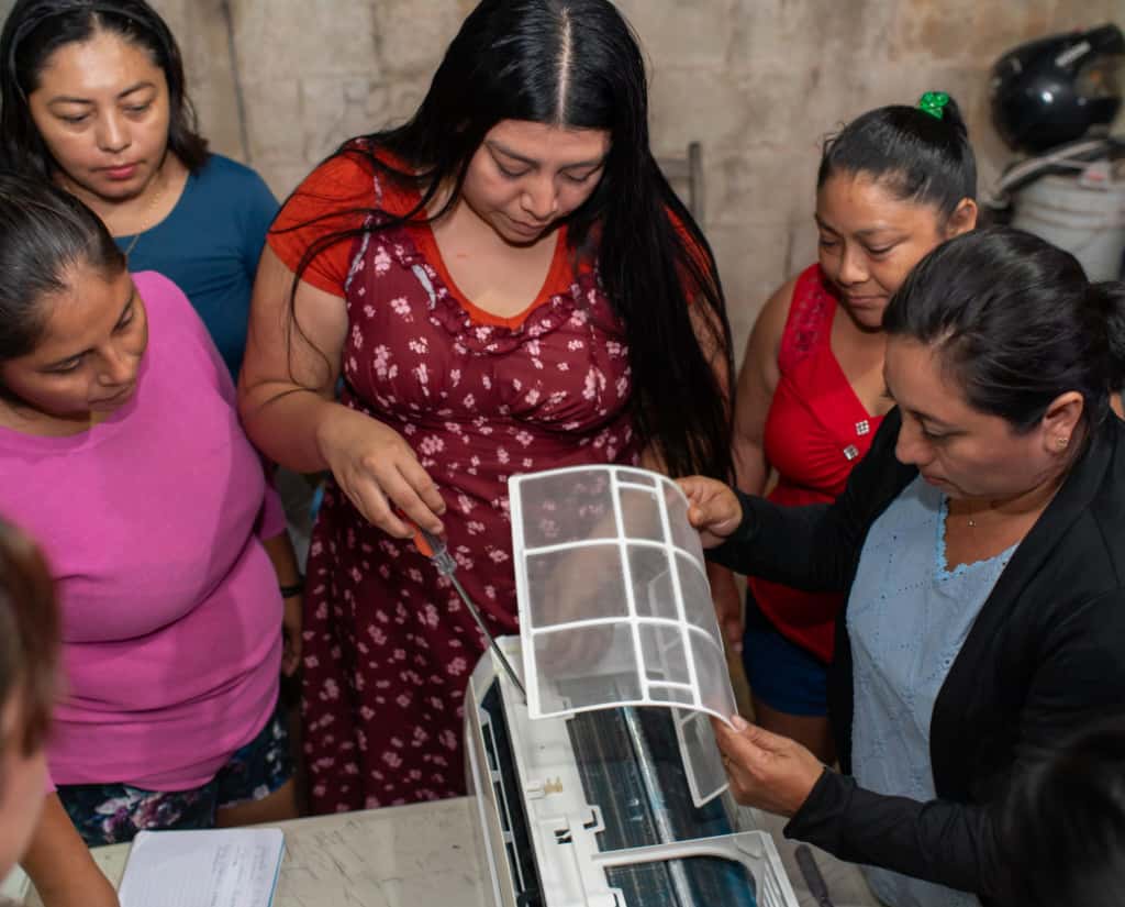 IMG-20251030-WA0041 EL PROGRAMA “CAPACÍTATE Y EMPLÉATE” IMPULSA LA FORMACIÓN DE OFICIOS Y NUEVAS OPORTUNIDADES LABORALES EN JOSÉ MARÍA MORELOS