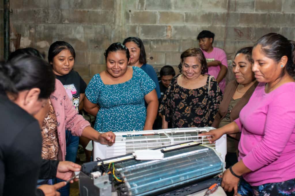 IMG-20251030-WA0042 EL PROGRAMA “CAPACÍTATE Y EMPLÉATE” IMPULSA LA FORMACIÓN DE OFICIOS Y NUEVAS OPORTUNIDADES LABORALES EN JOSÉ MARÍA MORELOS