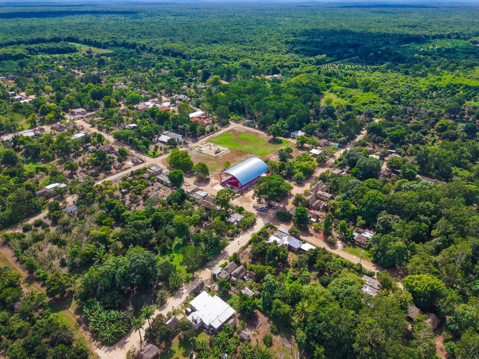 IMG-20251030-WA0091 ERIK BORGES YAM ENTREGA AL PUEBLO DE NUEVA REFORMA SU NUEVO DOMO DE USOS MÚLTIPLES PARA IMPULSAR EL DEPORTE Y LA SANA CONVIVENCIA COMUNITARIA