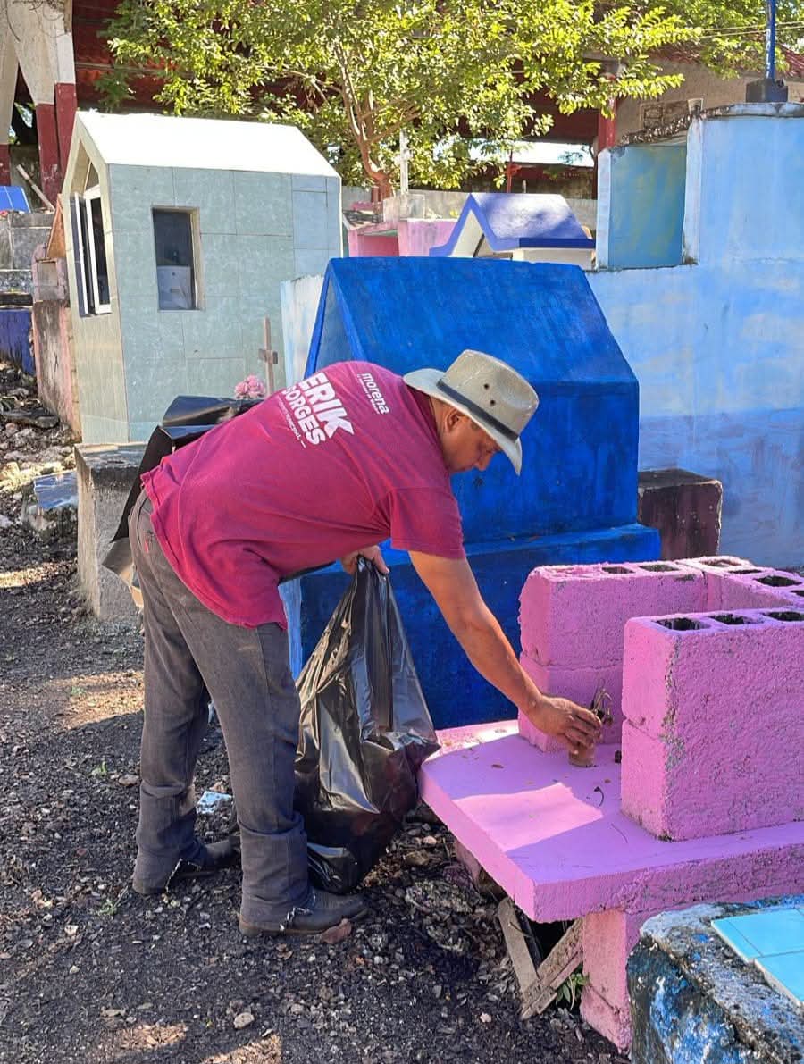 IMG-20251030-WA0125 EL PANTEÓN DE JOSÉ MARÍA MORELOS ESTÁ LISTO PARA RECIBIR A QUIÉNES VISITAN A SUS SERES QUERIDOS DURANTE EL DÍA DE MUERTOS