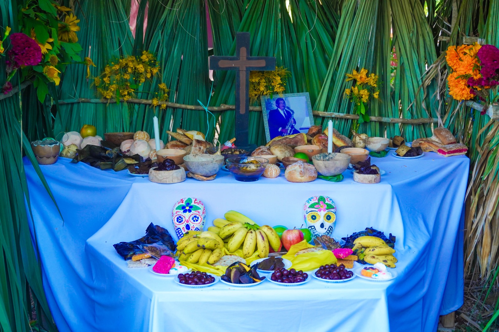 IMG-20251030-WA0144 EL PRESIDENTE ERIK BORGES YAM ENCABEZA EL GRAN CONCURSO DE ALTARES “JANAL PIXÁN” 2025 EN DZIUCHÉ FORTALECIENDO LAS TRADICIONES Y COSTUMBRES