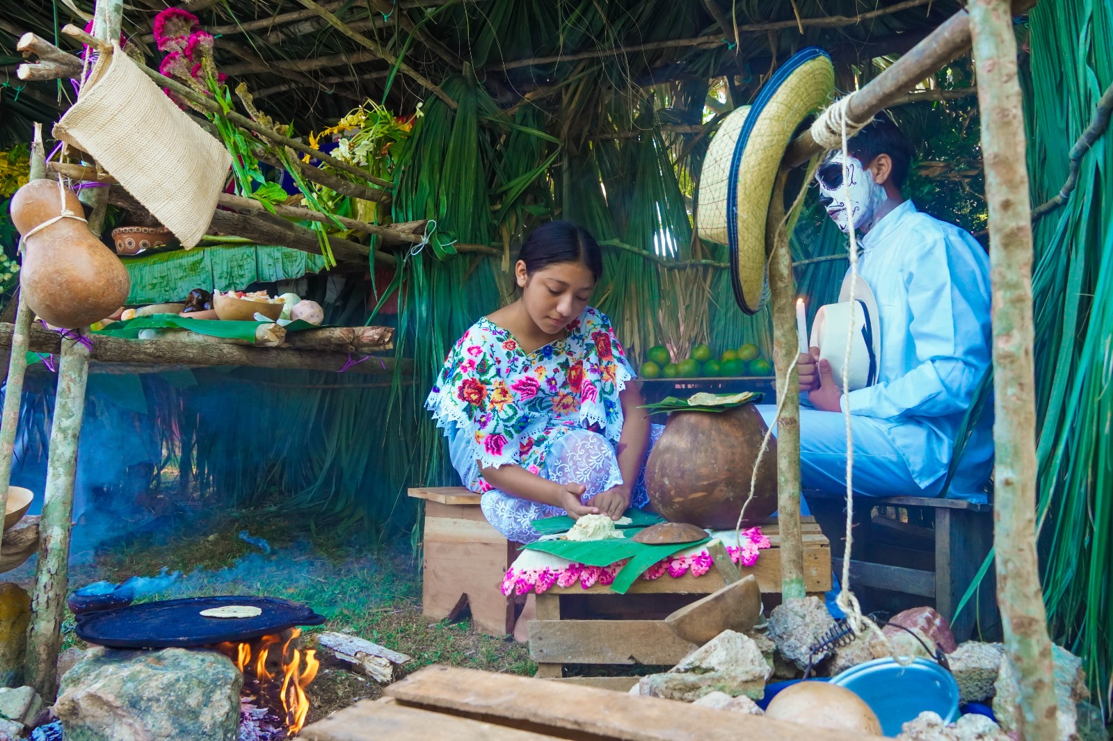 IMG-20251030-WA0146 EL PRESIDENTE ERIK BORGES YAM ENCABEZA EL GRAN CONCURSO DE ALTARES “JANAL PIXÁN” 2025 EN DZIUCHÉ FORTALECIENDO LAS TRADICIONES Y COSTUMBRES