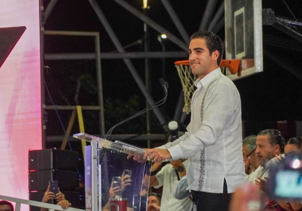 Imagen-de-WhatsApp-2025-10-24-a-las-09.43.09_ef2395c4-1024x717 ERIK BORGES YAM ACOMPAÑÓ AL SENADOR GINO SEGURA A RENDIR AL PUEBLO SU PRIMER INFORME DE RESULTADOS LEGISLATIVOS