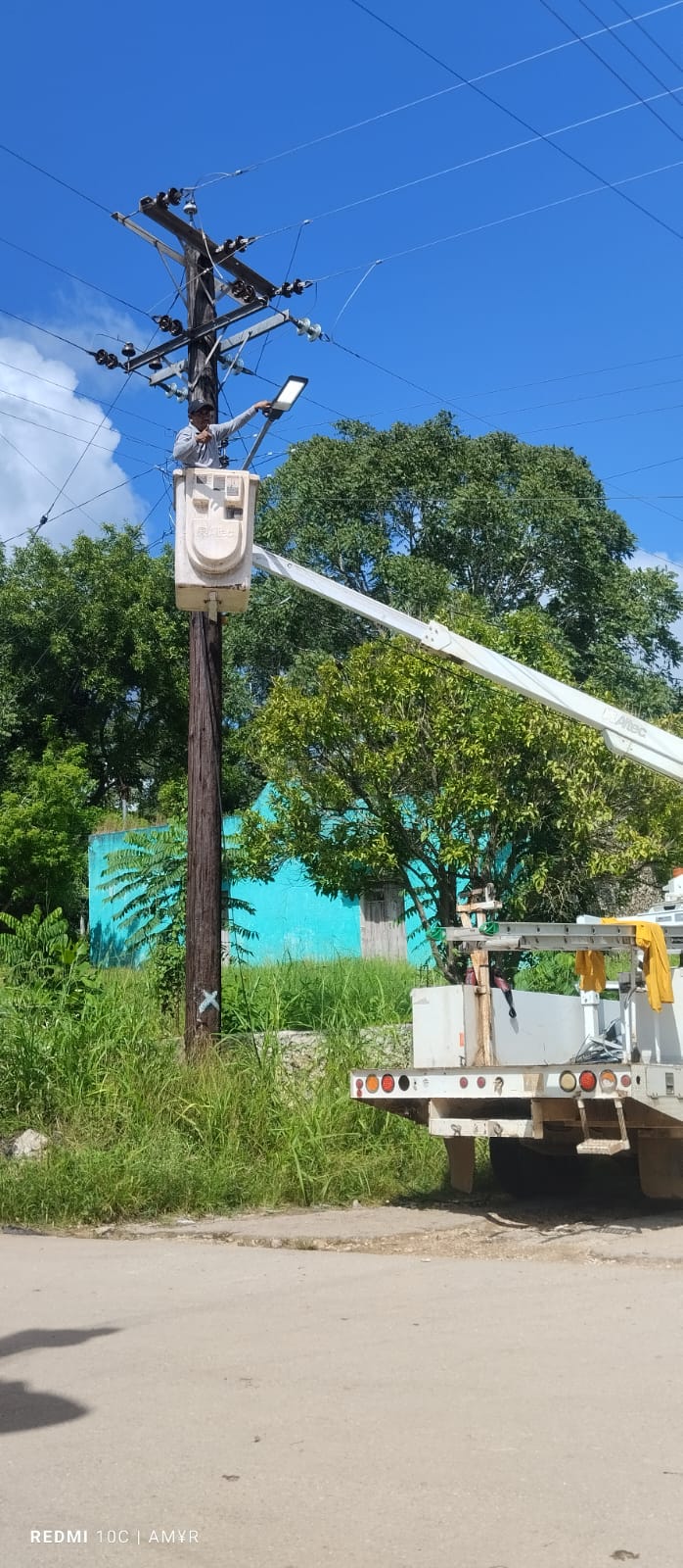 IMG-20251030-WA0076 ERIK BORGES YAM IMPULSA ACCIONES DE LIMPIEZA Y MEJORAMIENTO URBANO EN JOSÉ MARÍA MORELOS