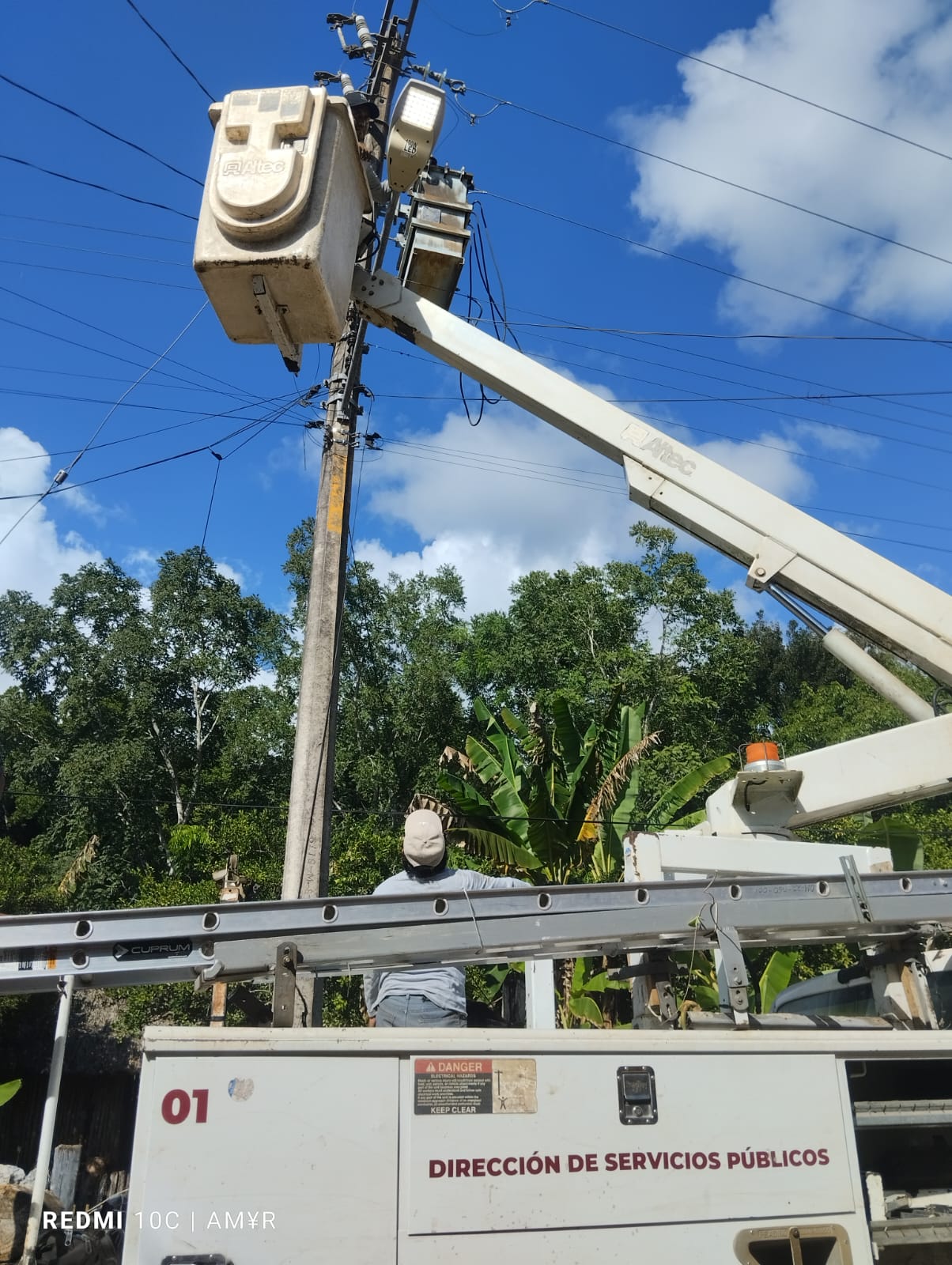 IMG-20251030-WA0081 ERIK BORGES YAM IMPULSA ACCIONES DE LIMPIEZA Y MEJORAMIENTO URBANO EN JOSÉ MARÍA MORELOS