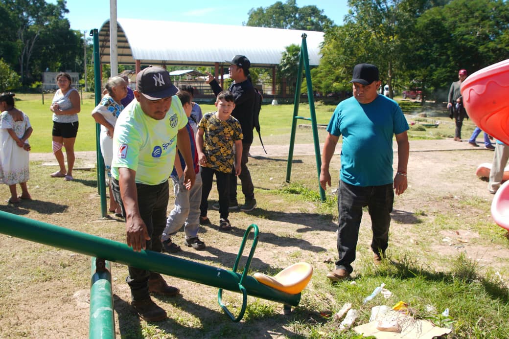 IMG-20251101-WA0035 LA COMUNIDAD DE SAN ANTONIO TUK FUE TRANSFORMADA DESPUÉS DE UNA GRAN JORNADA DE TRABAJO ENCABEZADA POR EL ALCALDE ERIK BORGES YAM