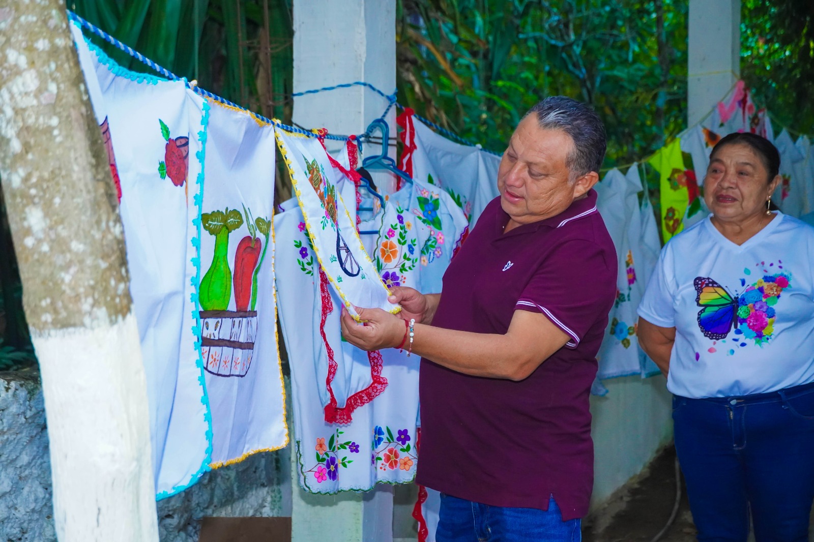 IMG-20251102-WA0005 ERIK BORGES YAM IMPULSA LA ECONOMÍA DE LAS JEFAS DE FAMILIA EN DZIUCHÉ CON EL PROGRAMA "MUJERES CREATIVAS"