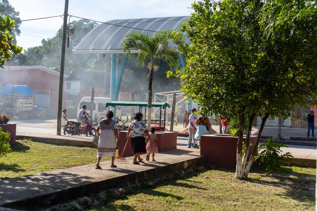 IMG-20251103-WA0007 ERIK BORGES YAM CONTINUA FORTALECIENDO LA UNIDAD EN LAS COMUNIDADES RURALES