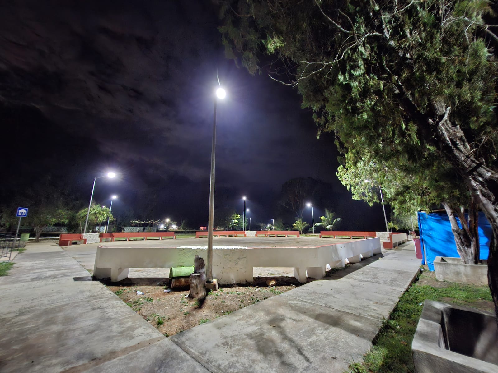 IMG-20251105-WA0005 ERIK BORGES YAM IMPULSA ACCIONES DE LIMPIEZA Y MEJORAMIENTO URBANO EN JOSÉ MARÍA MORELOS