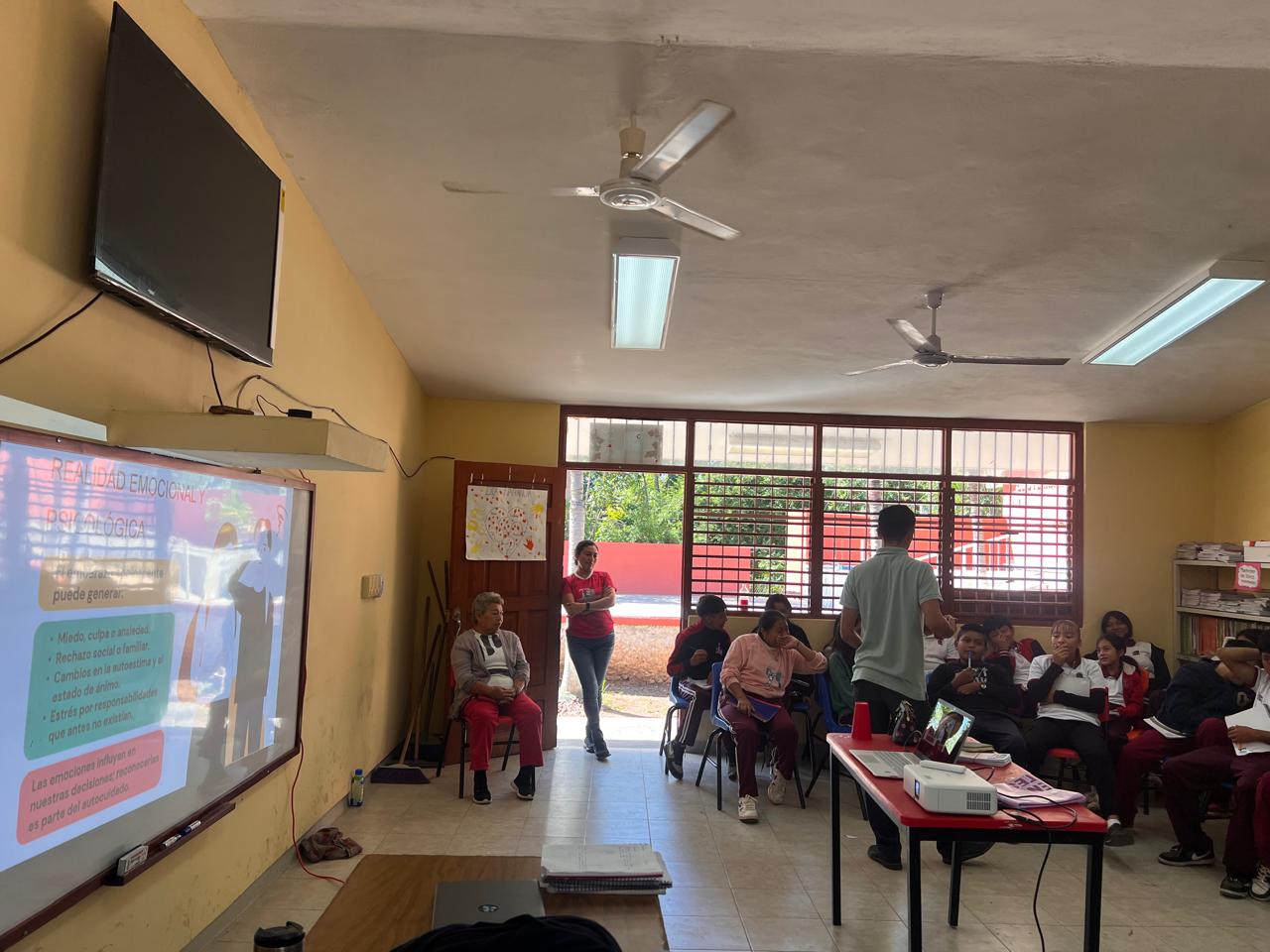 IMG-20251105-WA0026 EL AYUNTAMIENTO Y DIF MUNICIPAL PROMUEVEN ACCIONES DE CONCIENTIZACIÓN Y LLEVAN A CABO MÁS JORNADAS DE LIMPIEZA EN LAS COMUNIDADES RURALES