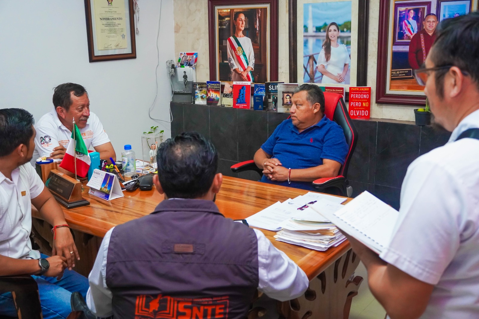 IMG-20251106-WA0096 ERIK BORGES YAM REFUERZA SU COMPROMISO CON LA EDUCACIÓN Y LA ECONOMÍA LOCAL EN JOSÉ MARÍA MORELOS