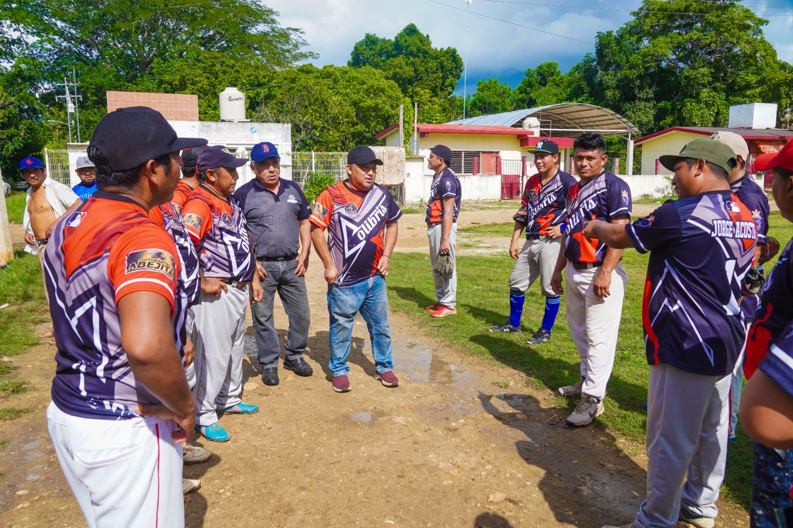 IMG-20251110-WA0098 ERIK BORGES YAM PROMUEVE EL BUEN DESARROLLO DE LA JUVENTUD MORELENSE CON MÁS RESPALDO A DEPORTISTAS