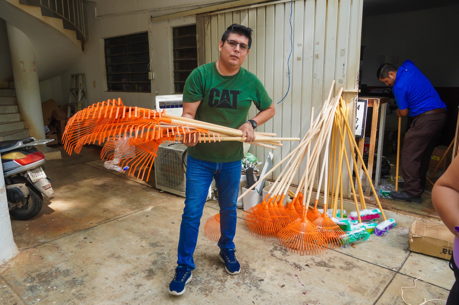 IMG-20251112-WA0015 ERIK BORGES YAM FORTALECE LOS SERVICIOS PÚBLICOS MUNICIPALES CON NUEVAS HERRAMIENTAS Y EQUIPAMIENTO