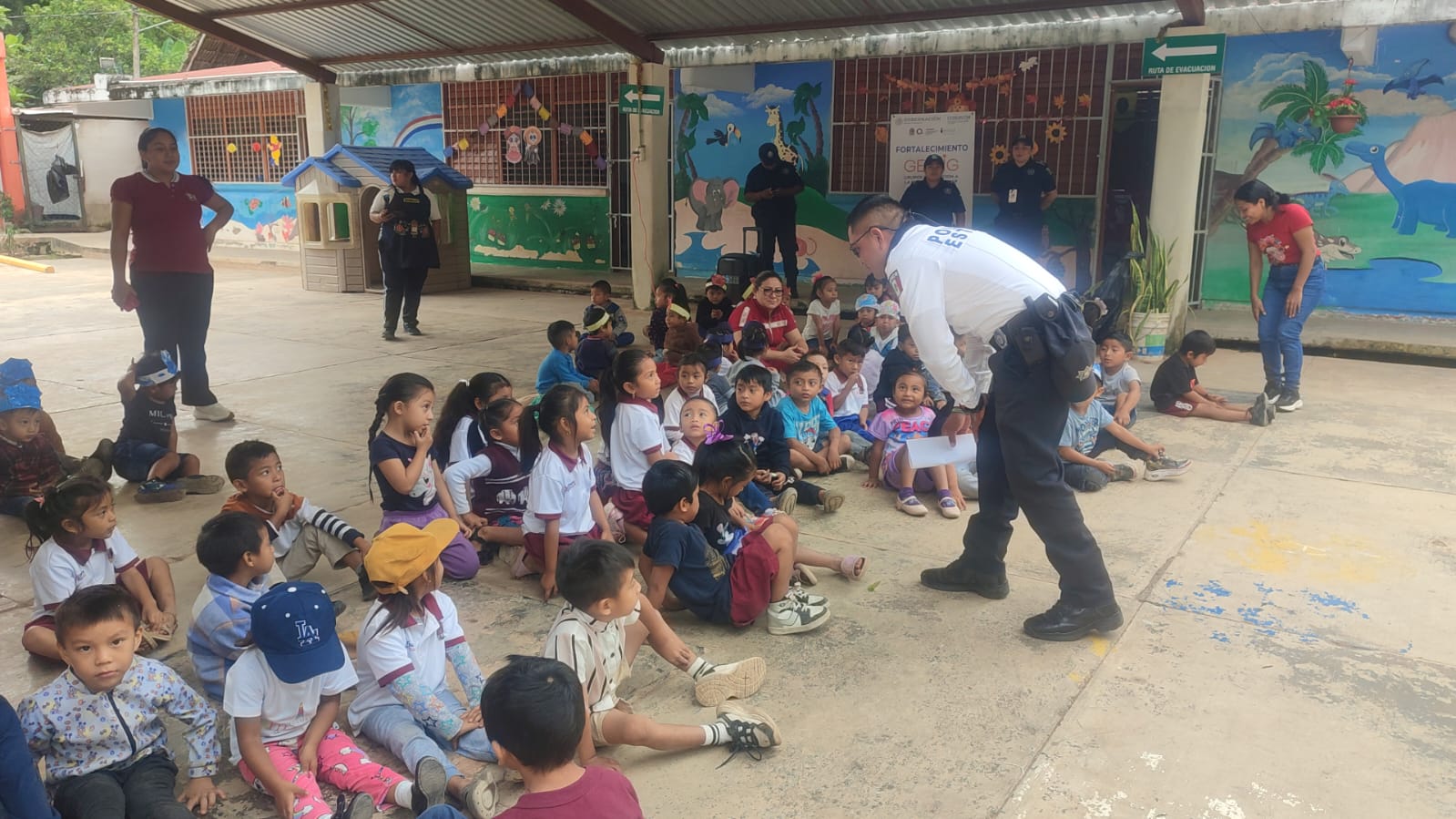 IMG-20251114-WA0006 EL GOBIERNO QUE DIRIGE ERIK BORGES YAM PROMUEVE EL RESPETO Y LA IMPORTANCIA DE LA SEGURIDAD VIAL PARA LOS MÁS PEQUEÑOS