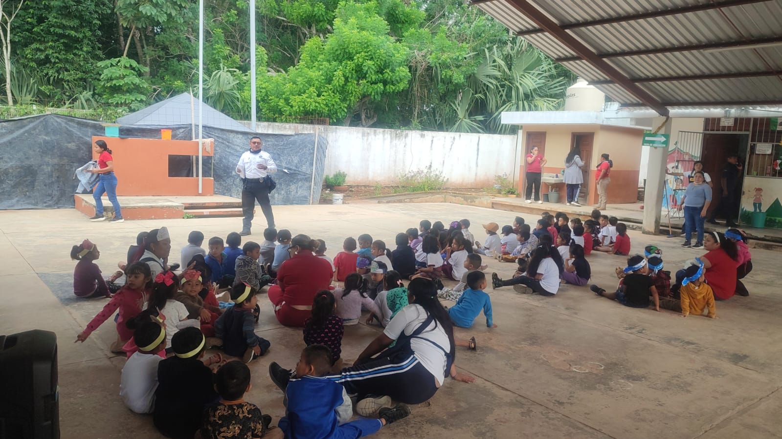 IMG-20251114-WA0007 EL GOBIERNO QUE DIRIGE ERIK BORGES YAM PROMUEVE EL RESPETO Y LA IMPORTANCIA DE LA SEGURIDAD VIAL PARA LOS MÁS PEQUEÑOS