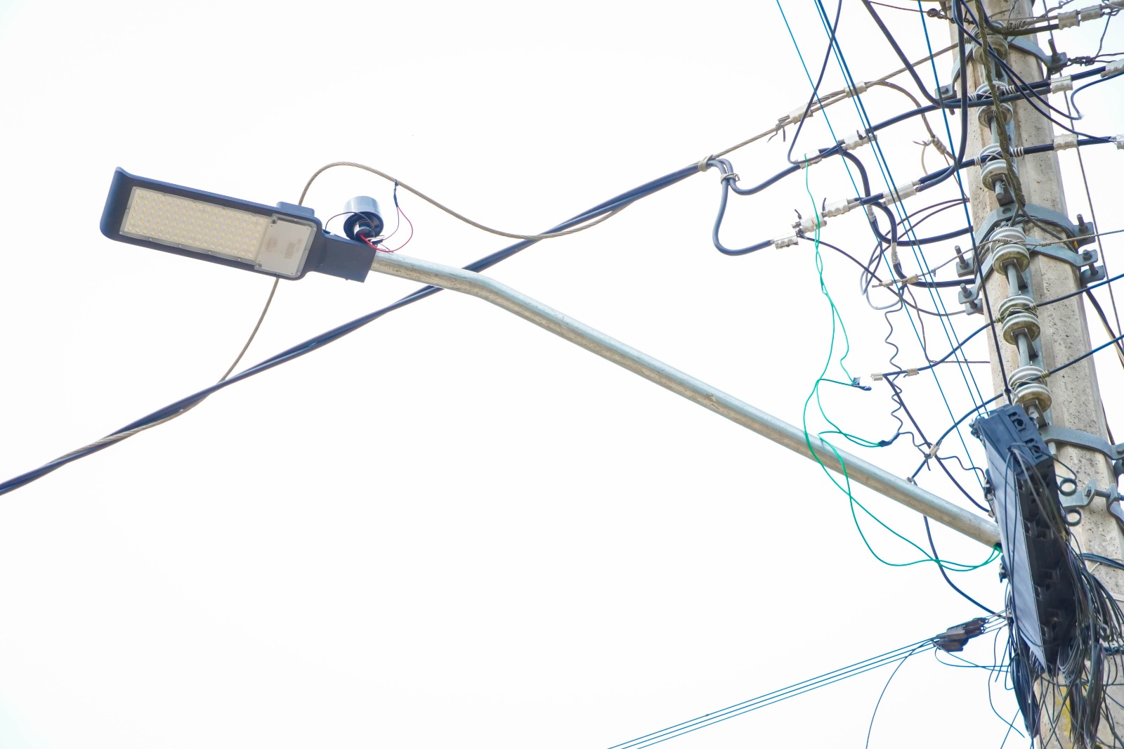 IMG-20251115-WA0006 CANDELARIA ESTÁ CIEN POR CIENTO ILUMINADA GRACIAS AL GOBIERNO DEL PUEBLO QUE ENCABEZA ERIK BORGES YAM