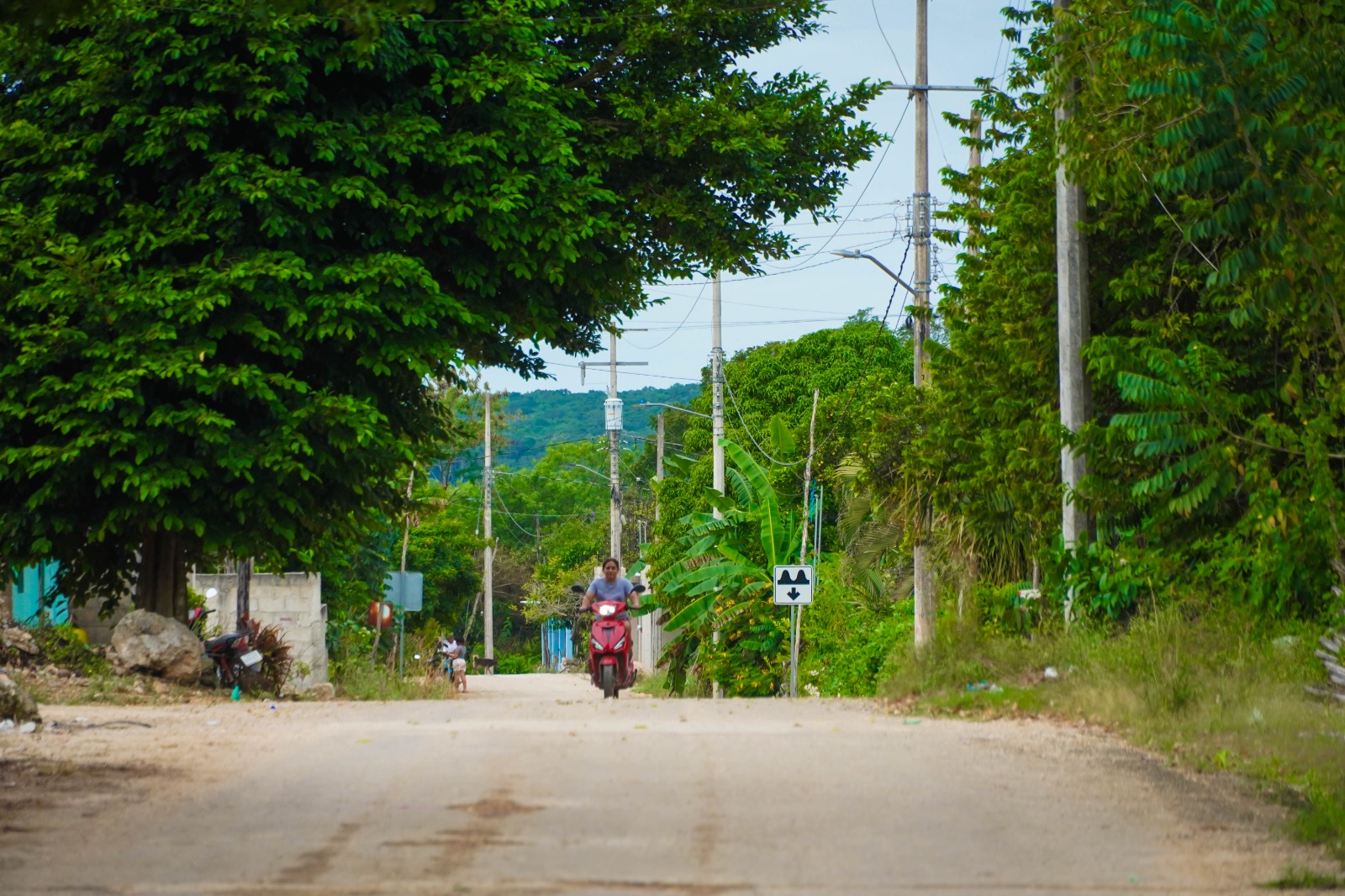 IMG-20251115-WA0008 CANDELARIA ESTÁ CIEN POR CIENTO ILUMINADA GRACIAS AL GOBIERNO DEL PUEBLO QUE ENCABEZA ERIK BORGES YAM