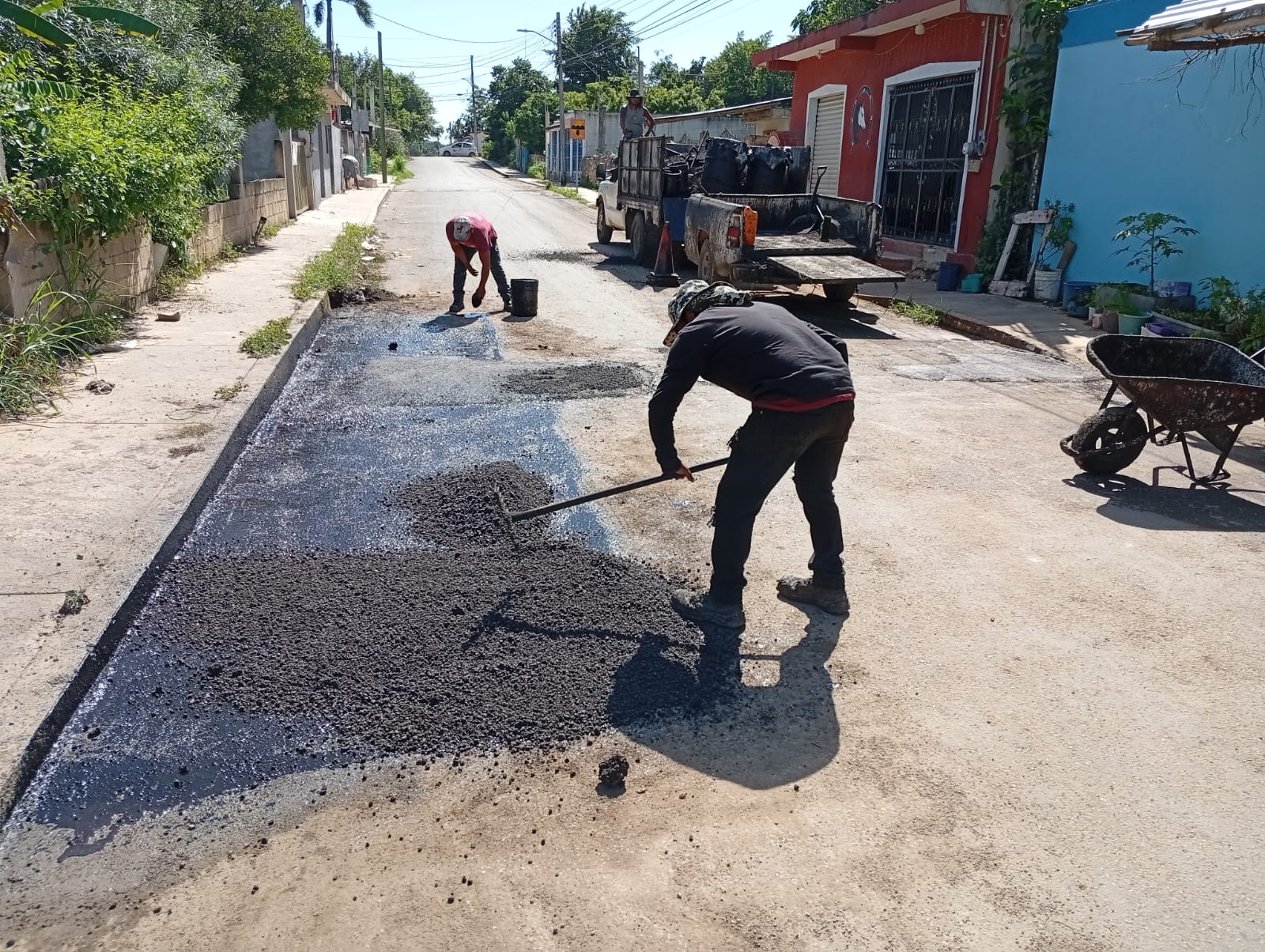 IMG-20251117-WA0006 LAS BRIGADAS DE BACHEO CONTINÚAN ATENDIENDO MÁS VÍAS EN LA CABECERA MUNICIPAL DE JOSÉ MARÍA MORELOS