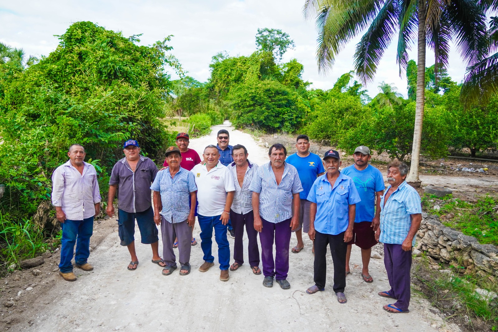 IMG-20251118-WA0019 ERIK BORGES YAM ENTRAGA HISTÓRICA OBRA DE CAMINO SACACOSECHA DE MÁS DE 6 KILÓMETROS: CUMPLIENDO EL SUEÑO ANHELADO DE MÁS DE 40 AÑOS POR LOS PRODUCTORES DE CAFETAL GRANDE