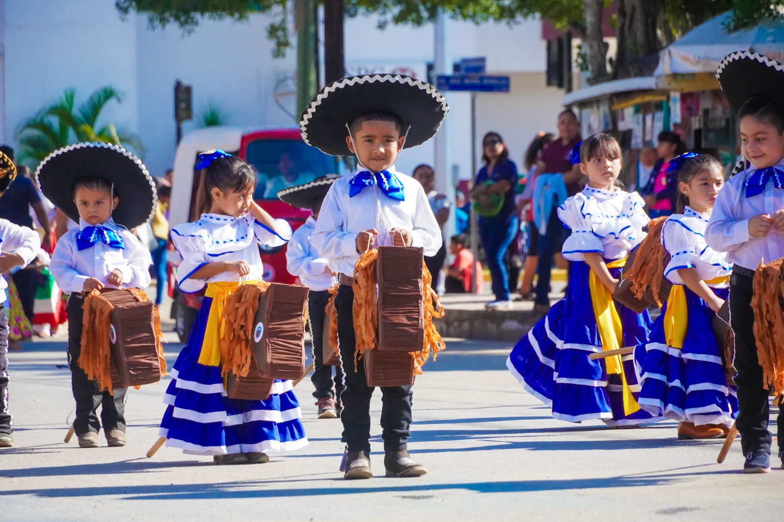 IMG-20251119-WA0016 EL PRESIDENTE MUNICIPAL ERIK BORGES YAM PRESENCIÓ EL DESFILE CONMEMORATIVO POR EL 115 ANIVERSARIO DE LA REVOLUCIÓN MEXICANA EN JOSÉ MARÍA MORELOS