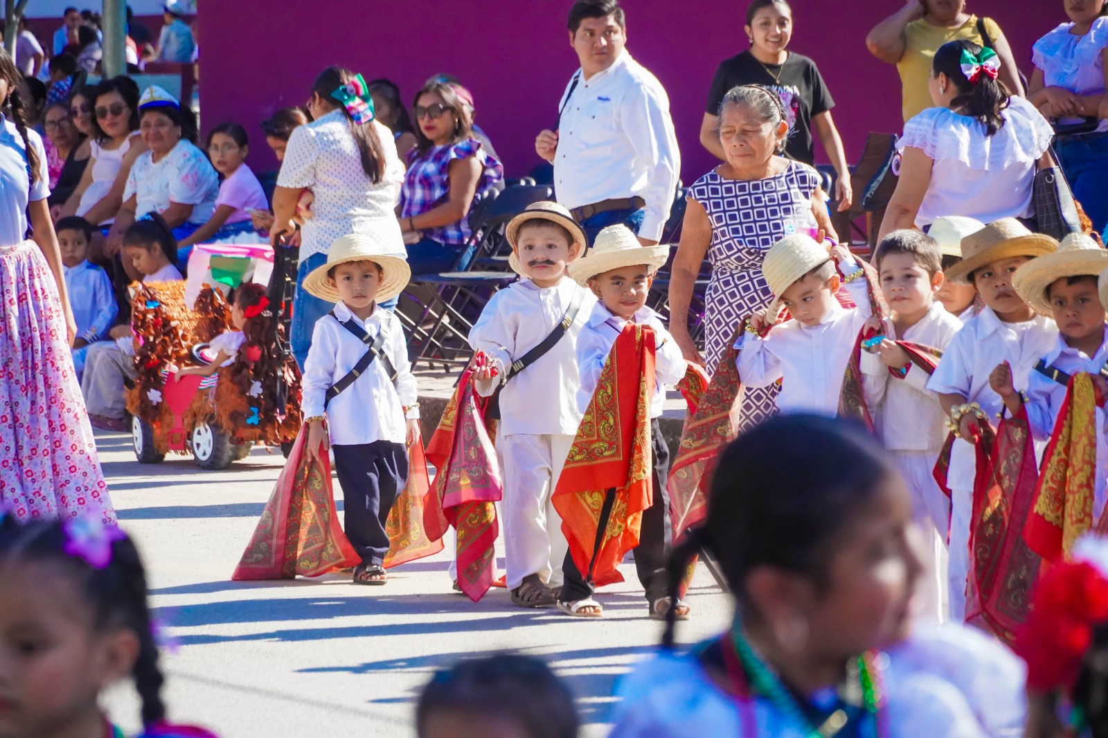 IMG-20251119-WA0017 EL PRESIDENTE MUNICIPAL ERIK BORGES YAM PRESENCIÓ EL DESFILE CONMEMORATIVO POR EL 115 ANIVERSARIO DE LA REVOLUCIÓN MEXICANA EN JOSÉ MARÍA MORELOS