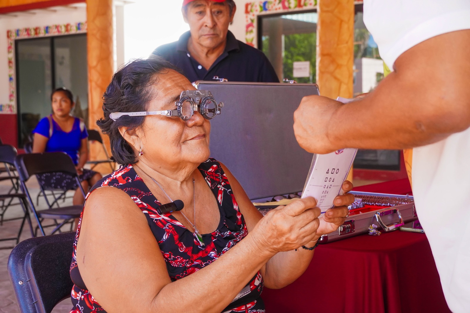 IMG-20251119-WA0028 LA ATENCIÓN SOCIAL QUE TRANSFORMA VIDAS: ERIK BORGES YAM IMPULSA APOYOS VISUALES PARA ADULTOS MAYORES EN JOSÉ MARÍA MORELOS