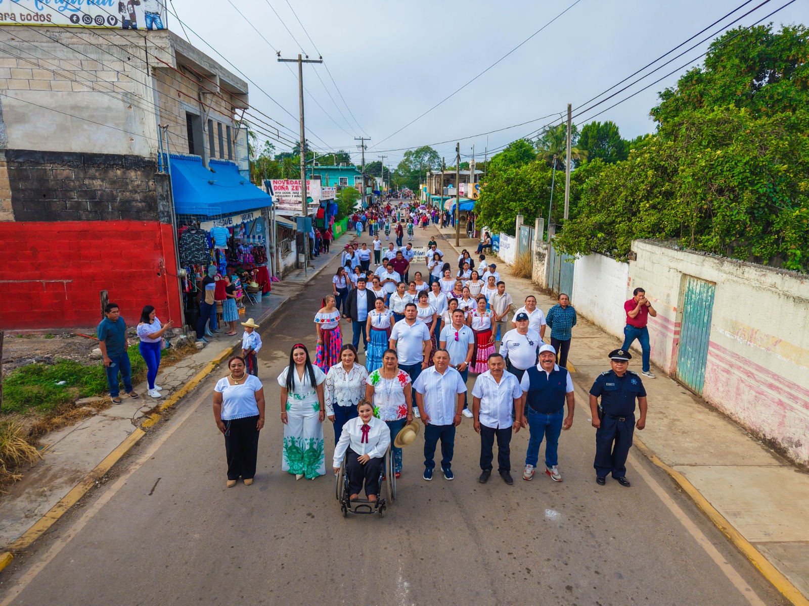 IMG-20251120-WA0010 ERIK BORGES YAM ENCABEZA EL DESFILE CONMEMORATIVO POR EL 115 ANIVERSARIO DE LA REVOLUCIÓN MEXICANA EN JOSÉ MARÍA MORELOS