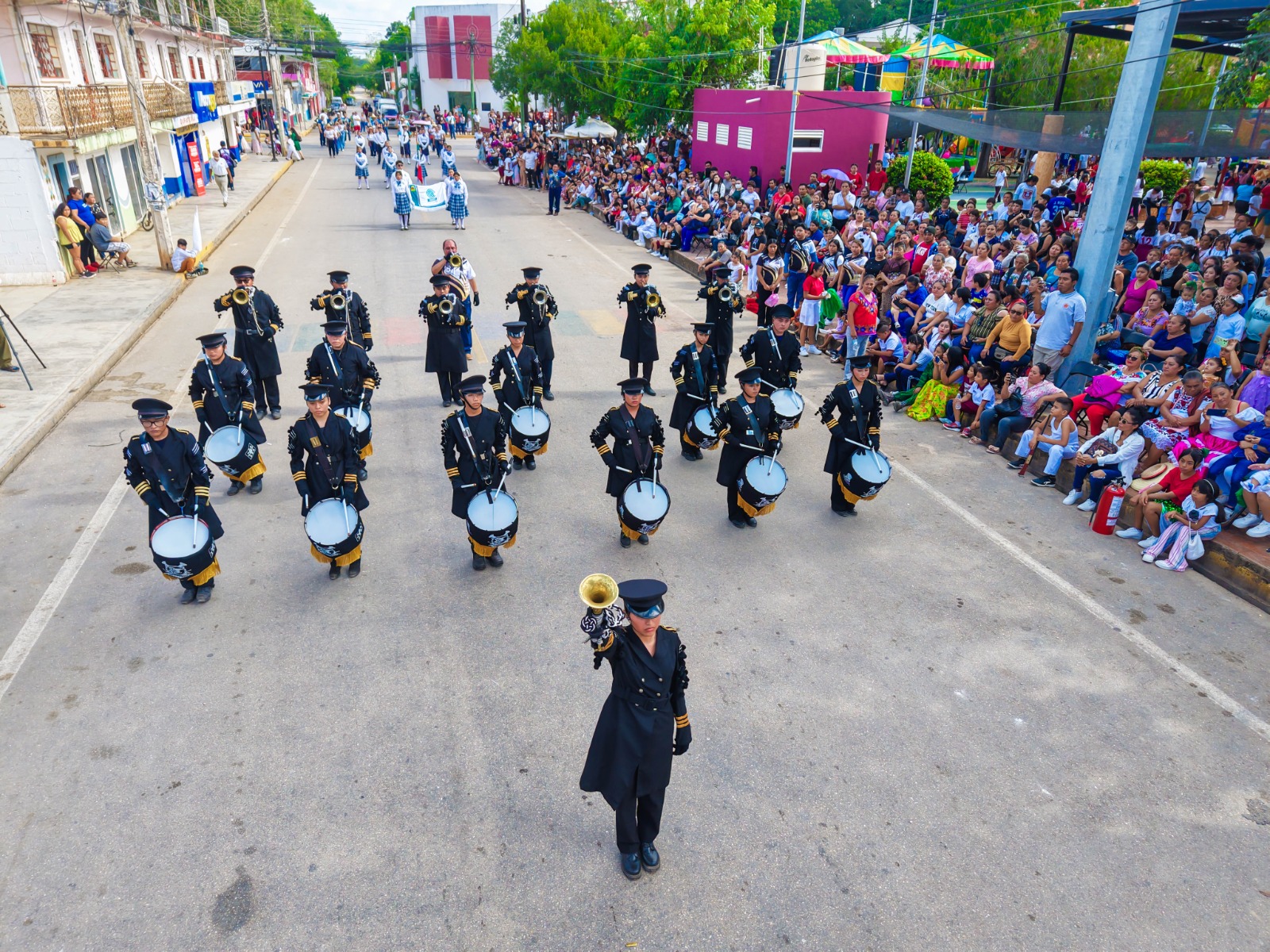 IMG-20251120-WA0015 ERIK BORGES YAM ENCABEZA EL DESFILE CONMEMORATIVO POR EL 115 ANIVERSARIO DE LA REVOLUCIÓN MEXICANA EN JOSÉ MARÍA MORELOS