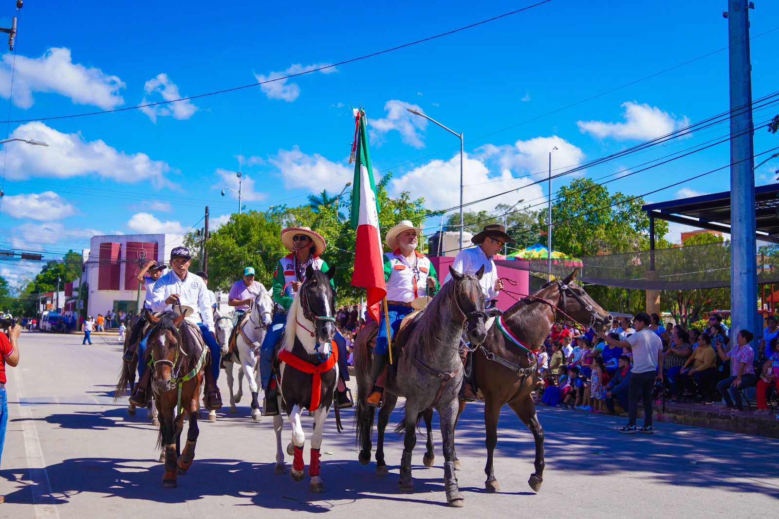 IMG-20251120-WA0025 ERIK BORGES YAM ENCABEZA EL DESFILE CONMEMORATIVO POR EL 115 ANIVERSARIO DE LA REVOLUCIÓN MEXICANA EN JOSÉ MARÍA MORELOS