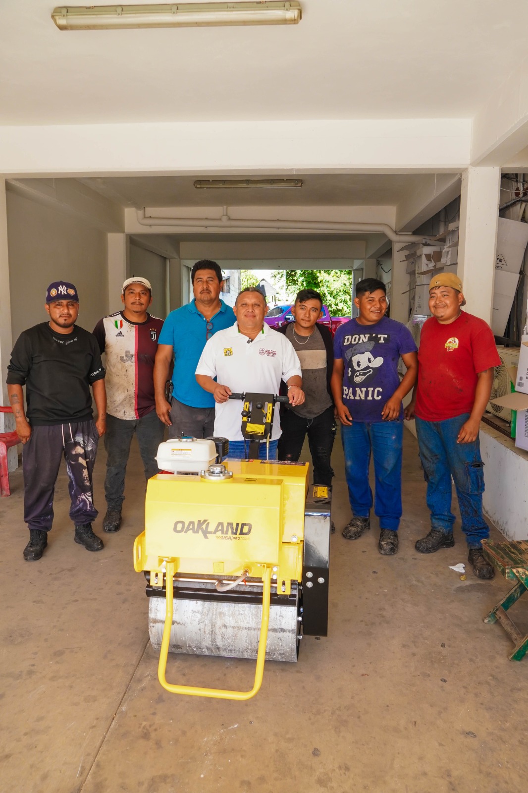 IMG-20251127-WA0055 ERIK BORGES YAM FORTALECE LA ATENCIÓN AL PUEBLO CON LA DOTACIÓN DE HERRAMIENTAS Y MATERIALES EN DISTINTAS ÁREAS DEL AYUNTAMIENTO