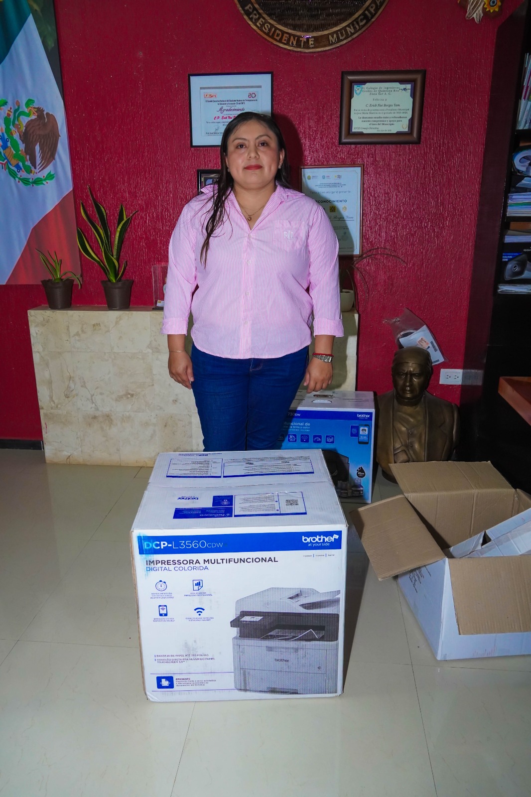 IMG-20251127-WA0056 ERIK BORGES YAM FORTALECE LA ATENCIÓN AL PUEBLO CON LA DOTACIÓN DE HERRAMIENTAS Y MATERIALES EN DISTINTAS ÁREAS DEL AYUNTAMIENTO