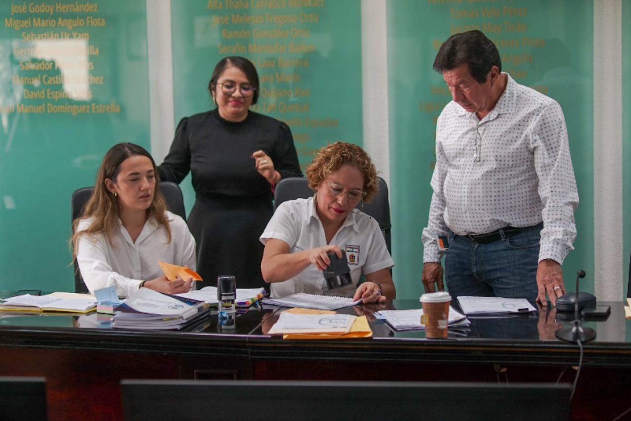 Imagen-de-WhatsApp-2025-11-20-a-las-17.39.31_e69d4a09 TRANSPARENCIA Y AUSTERIDAD: ERIK BORGES PRESENTA LA LEY DE INGRESOS 2026