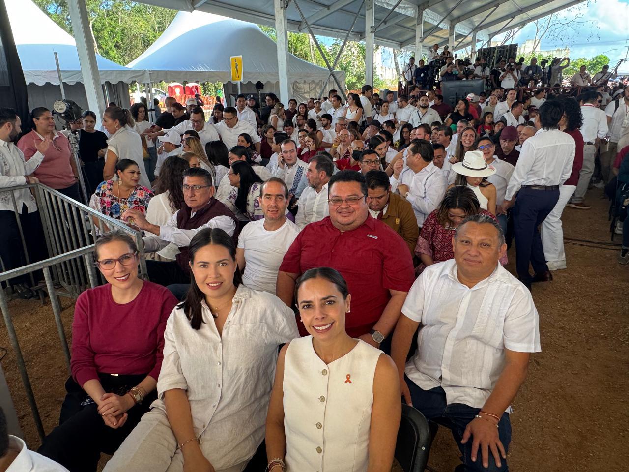 Imagen-de-WhatsApp-2025-11-30-a-las-10.28.03_93c983d6 EL PRESIDENTE ERIK BORGES YAM RESPALDÓ A LA GOBERNADORA MARA LEZAMA Y A LA PRESIDENTA CLAUDIA SHEINBAUM DURANTE LA ENTREGA DE VIVIENDAS PARA EL BIENESTAR