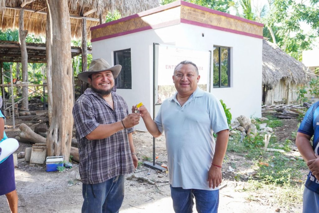 WhatsApp-Image-2026-08-06-at-8.01.29-AM-1-1024x684 GOBIERNO MUNICIPAL DE JOSÉ MARÍA MORELOS TRANSFORMA LA VIDA DE 13 FAMILIAS EN LA COMUNIDAD DE INSURGENTES.